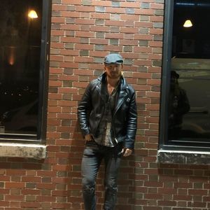 Meet your Posher, Adam